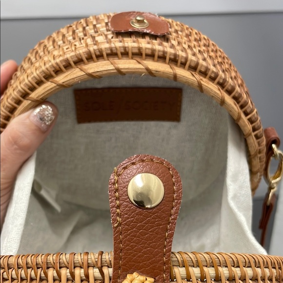 Sole Society Brown Woven Crossbody Bag Gold Hardware Snap Close Adjustable Strap - Picture 8 of 13